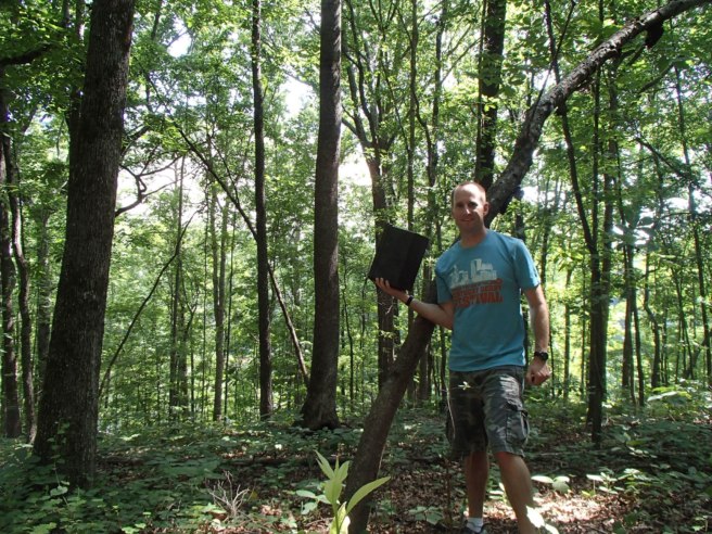 就在这里乔治亚州的一个树木深处