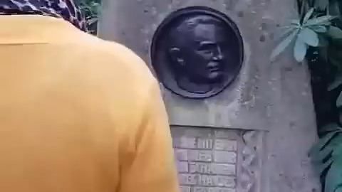 纪念碑藏点